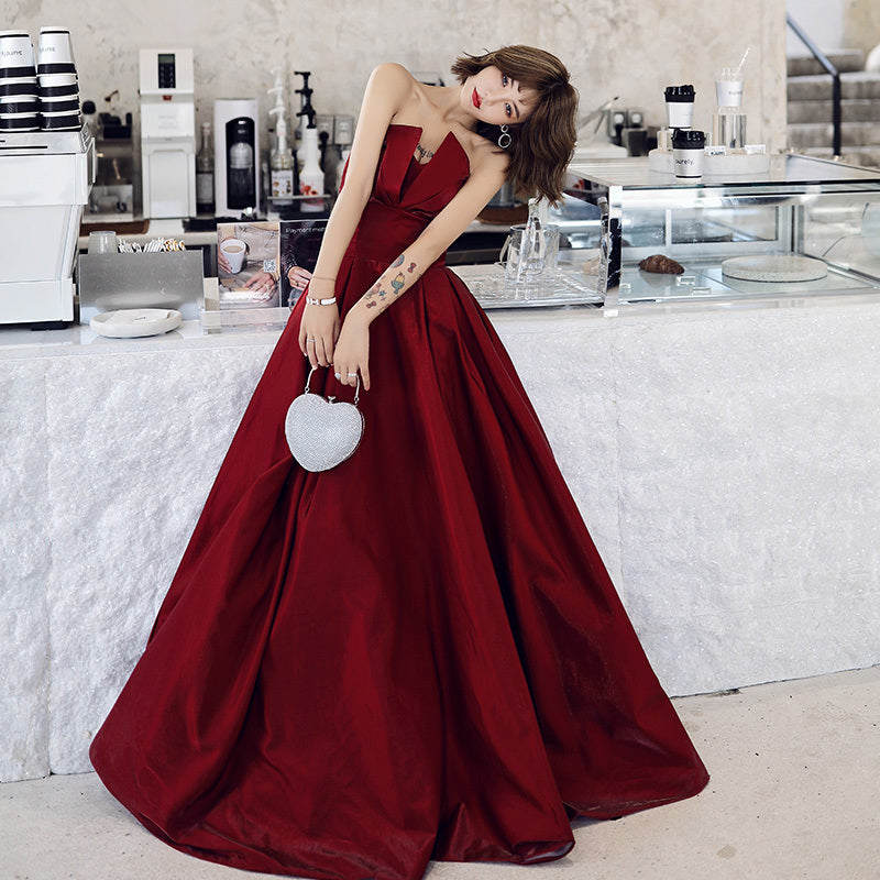 Wine Red Evening Gown With Elegant And Elegant Bra Dress